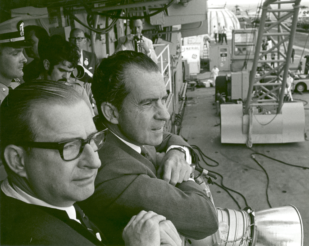 Space History Photo: President Nixon and Dr. Paine Wait to Meet Apollo 11 Astronauts